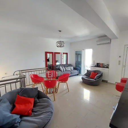 Unnis 3 Bedroom Holiday In The Central Of Almyrida Chania (Crete)
