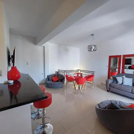 Unnis 3 Bedroom Holiday In The Central Of Almyrida