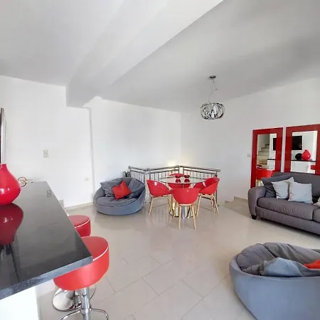 فيلة Unnis 3 Bedroom Holiday In The Central Of Almyrida