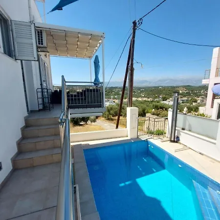 Unnis 3 Bedroom Holiday In The Central Of Almyrida خانيا