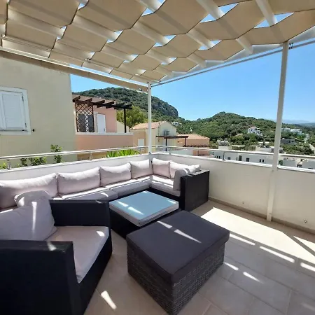 Unnis 3 Bedroom Holiday In The Central Of Almyrida