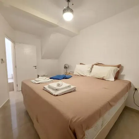 Villa Unnis 3 Bedroom Holiday In The Central Of Almyrida