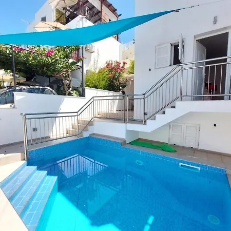 Unnis 3 Bedroom Holiday In The Central Of Almyrida Villa Chania (Crete)