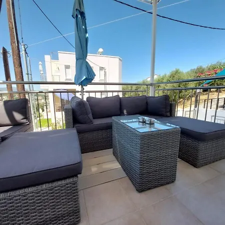 Unnis 3 Bedroom Holiday In The Central Of Almyrida Villa *