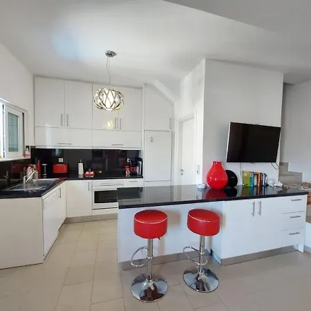 Unnis 3 Bedroom Holiday In The Central Of Almyrida *