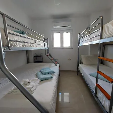 Unnis 3 Bedroom Holiday In The Central Of Almyrida