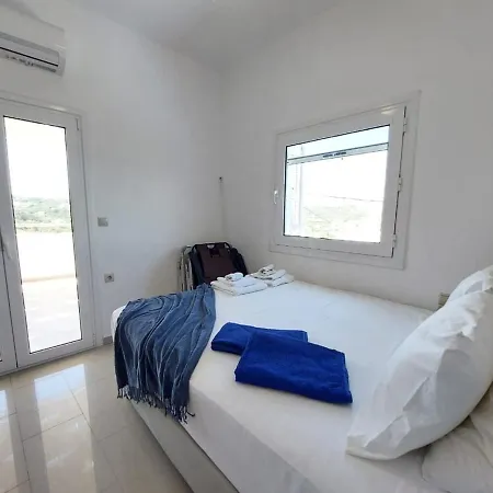 Unnis 3 Bedroom Holiday In The Central Of Almyrida Villa