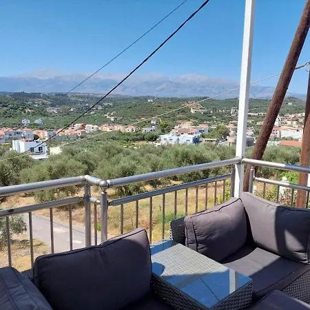Unnis 3 Bedroom Holiday In The Central Of Almyrida *